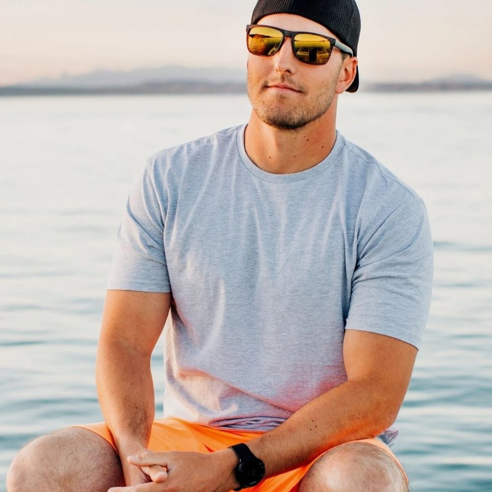 FRESH CLEAN TEES  MEN'S CREW NECK SHORT SLEEVE TEE SHIRT  COLOR: HEATHER GRAY